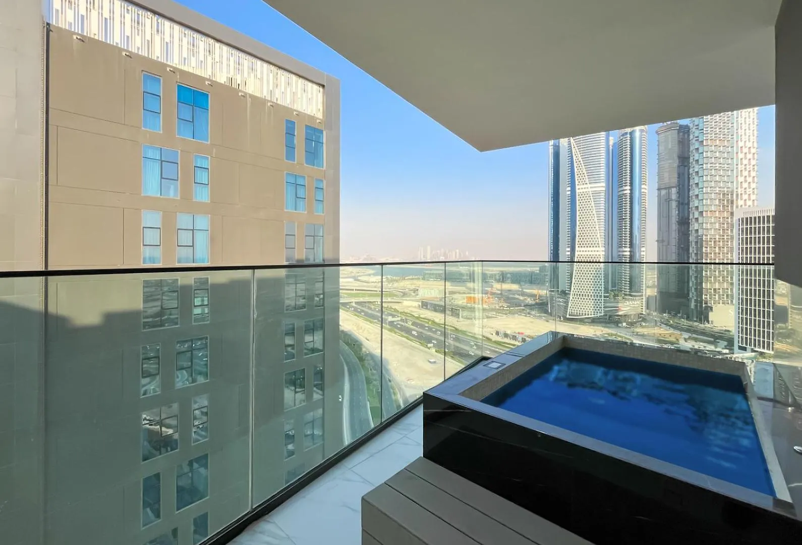 Livbnb-Classy 2B With Jacuzzi & Burjkhalifa View Dubai 0*,