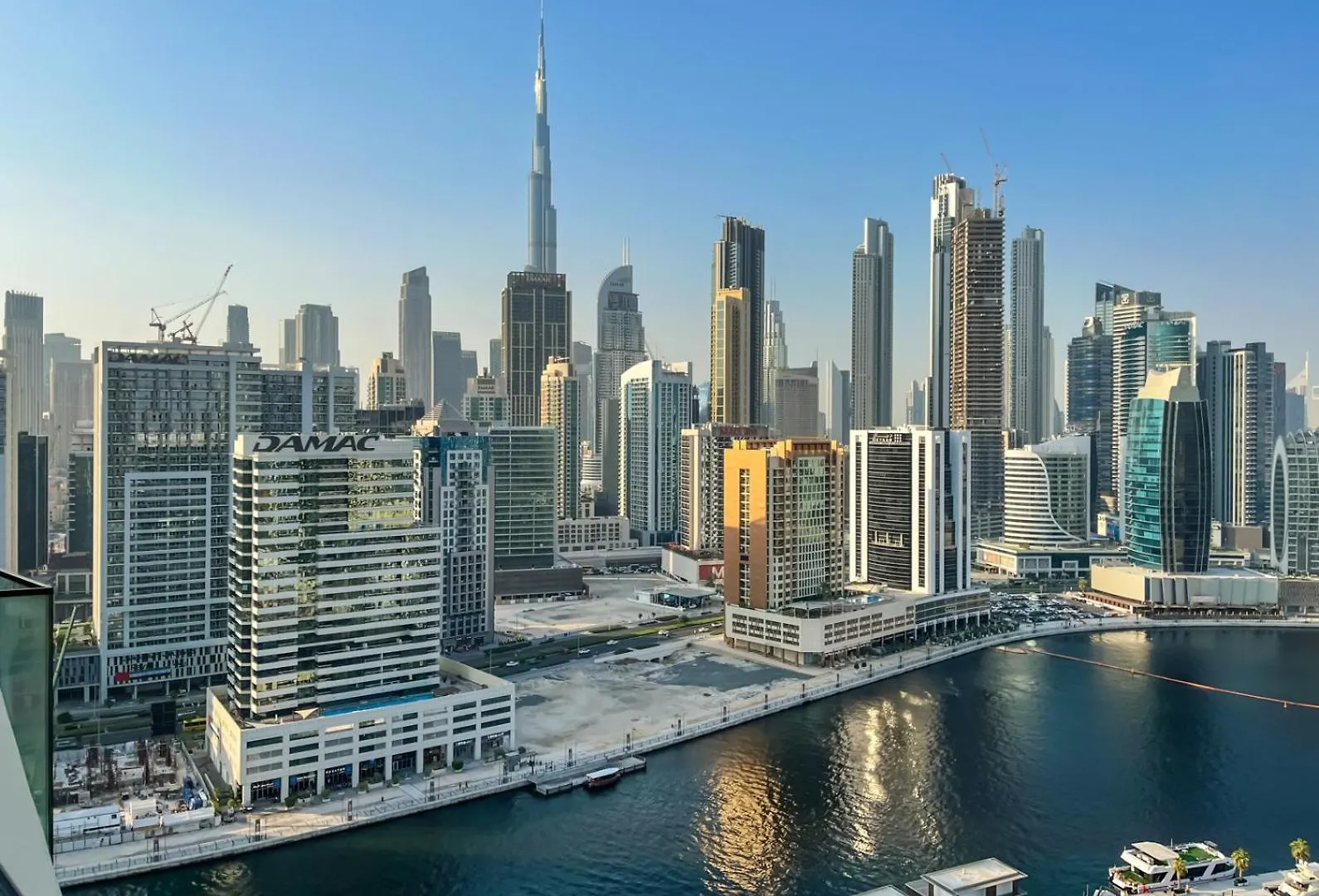Livbnb-Classy 2B With Jacuzzi & Burjkhalifa View Dubai Apartment